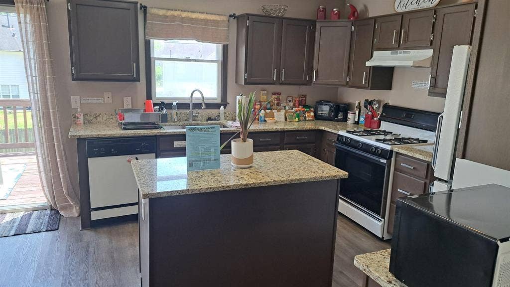 1 BR in Lawrenceville