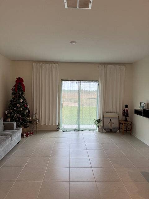 3 BR in Davenport