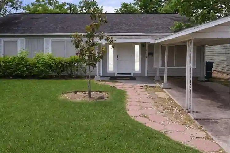 6 BR in Houston