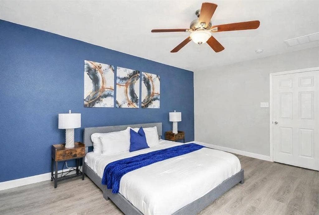 6 BR in Houston