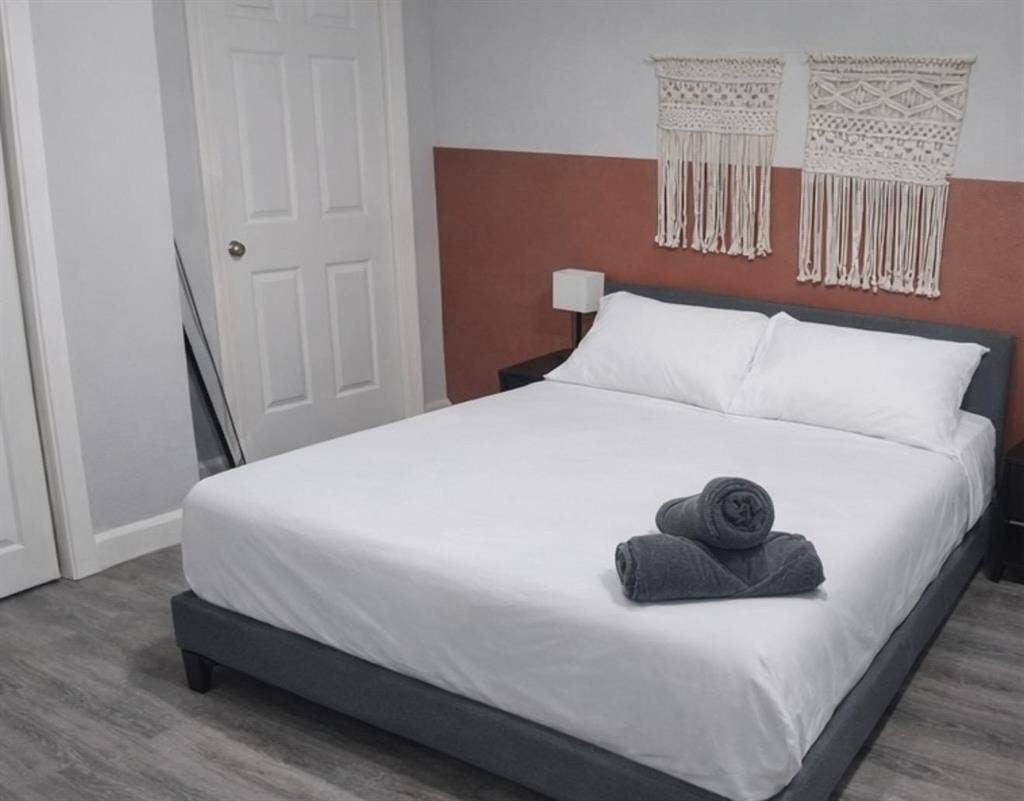 6 BR in Houston