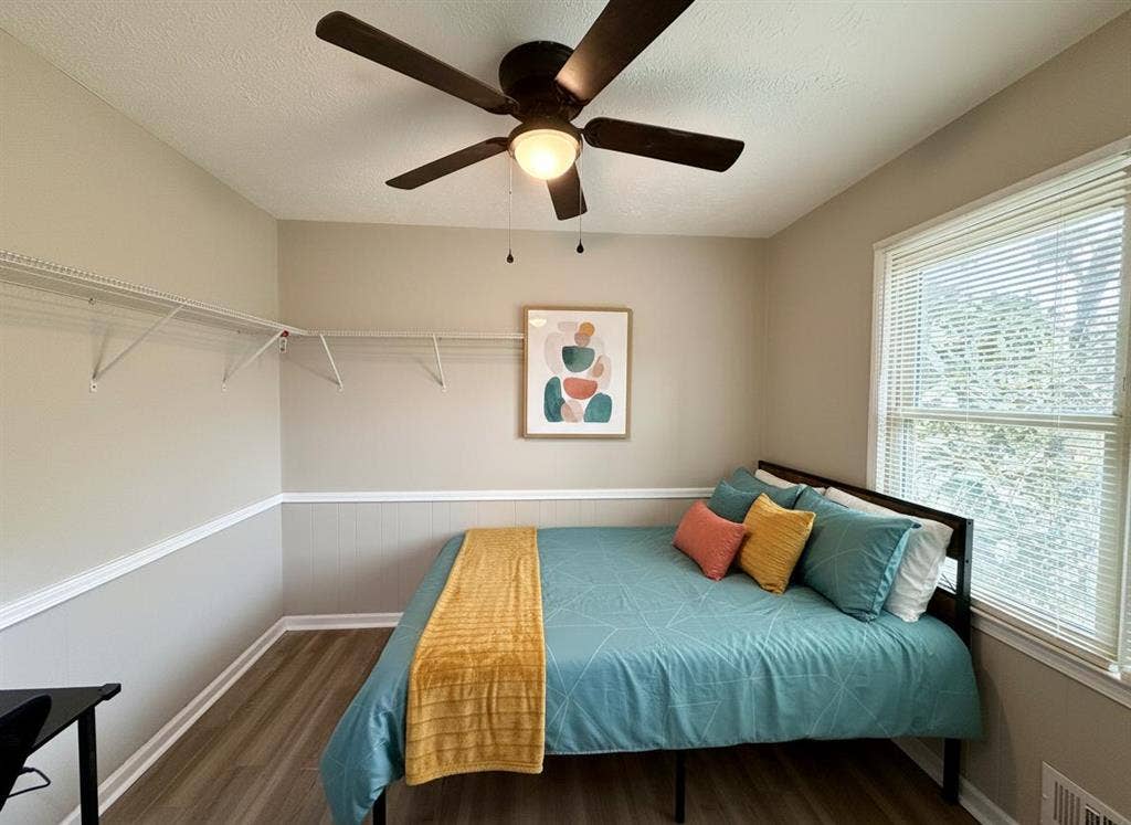 11 BR in Lawrenceville