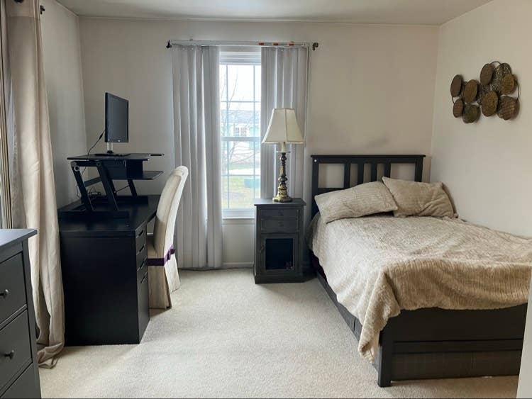Your new home awaits for 
Roommate 