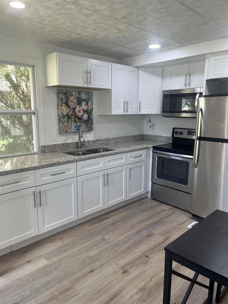 10 BR in Leesburg
