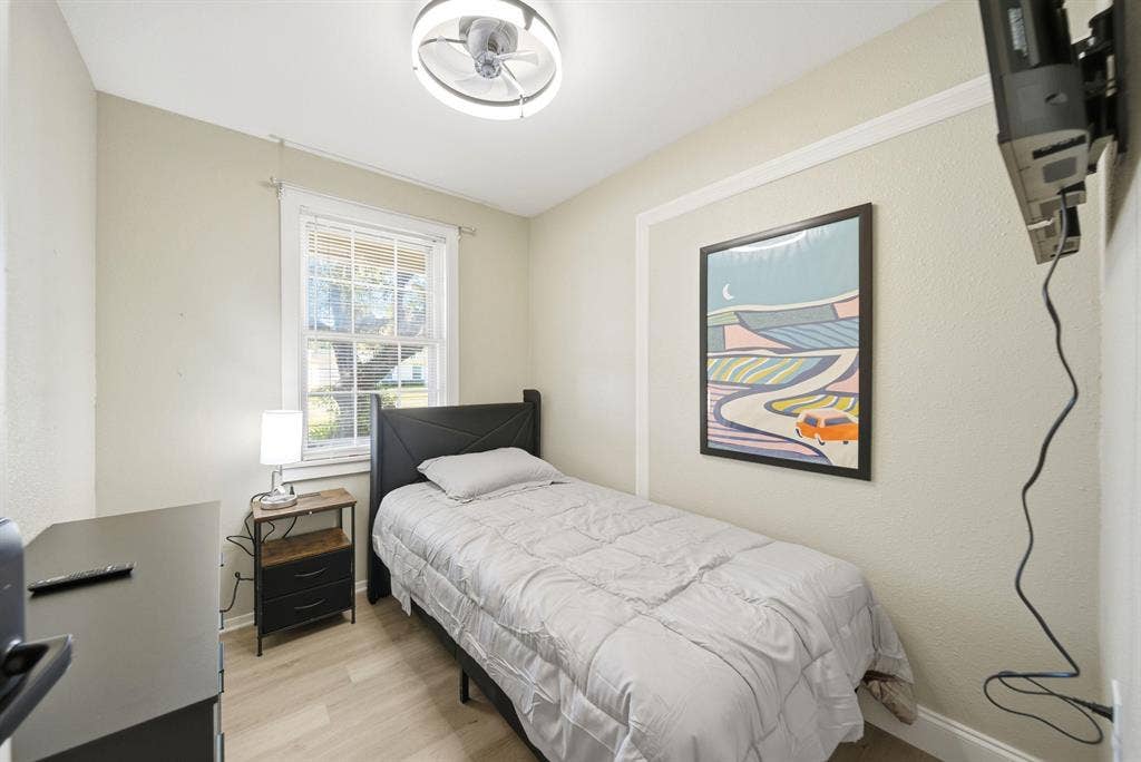 10 BR in Leesburg