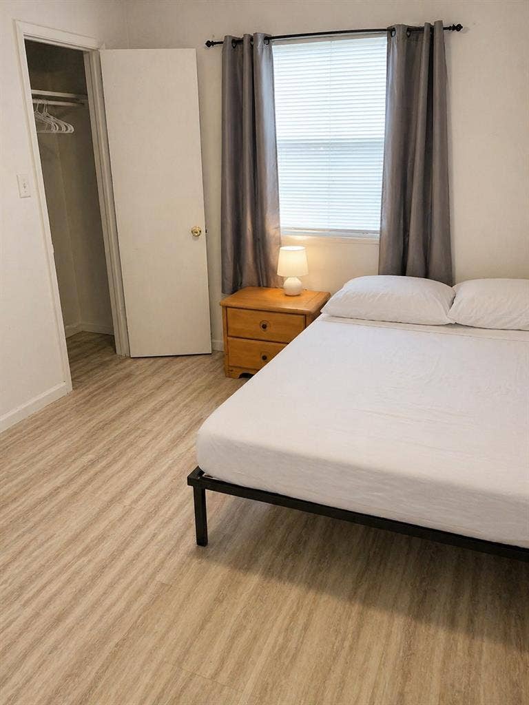 South Austin room