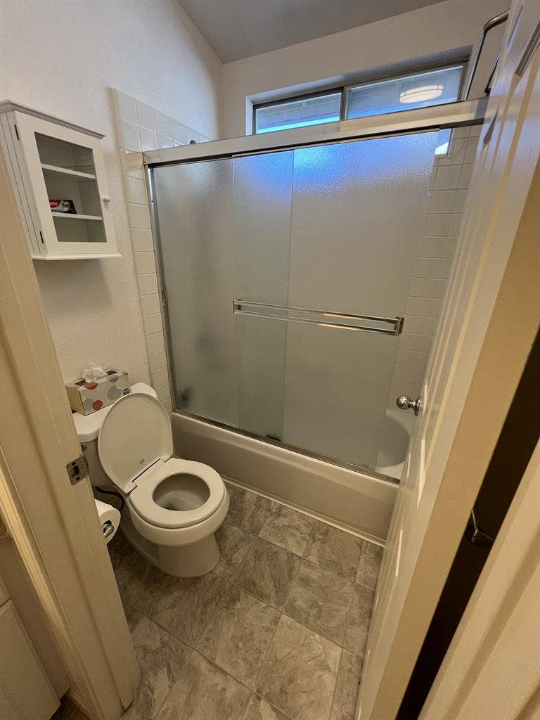 Private Room w/ Walk-in Closet