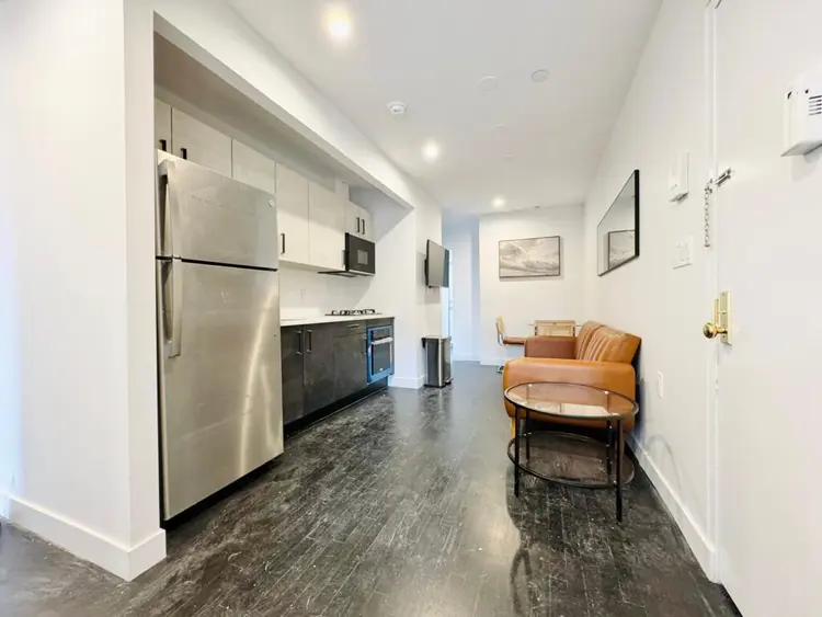Furnished Room I min to Manhattan