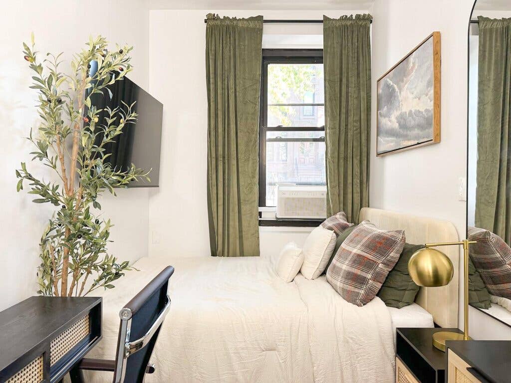 Furnished Room I min to Manhattan