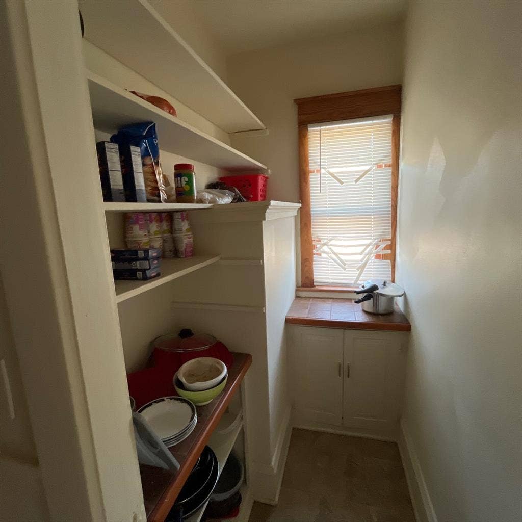 Clean Quiet Room • Pay Rent On Time