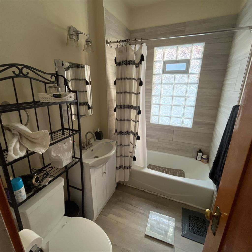 Clean Quiet Room • Pay Rent On Time