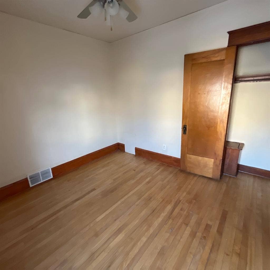 Clean Quiet Room • Pay Rent On Time