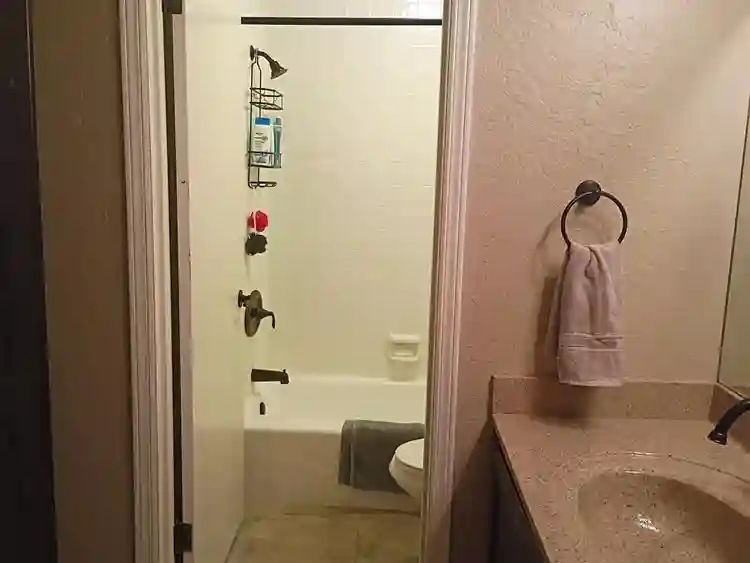 Beautiful View: $ room for rent