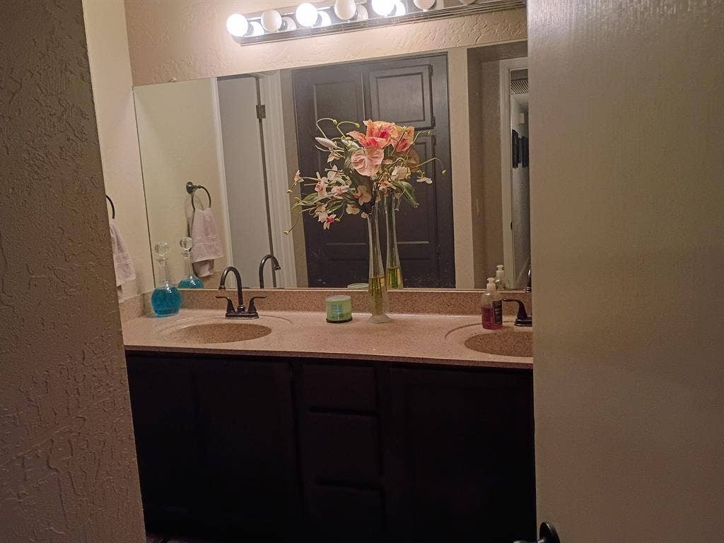 Beautiful View: $ room for rent
