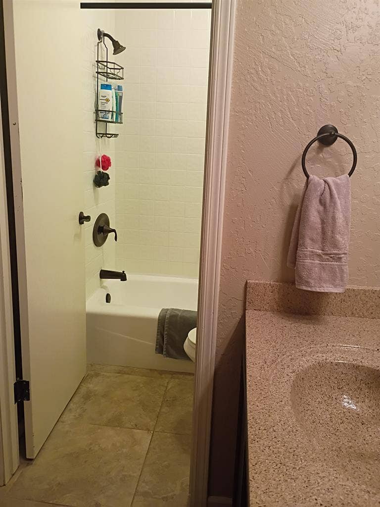 Beautiful view $ room for rent