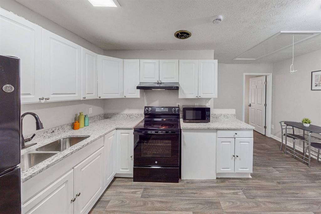 8 BR in Jonesboro