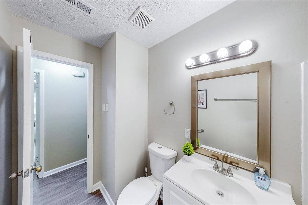 8 BR in Jonesboro
