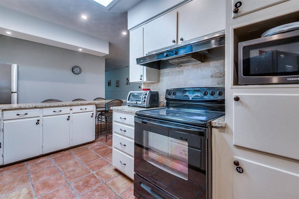10 BR in Dallas