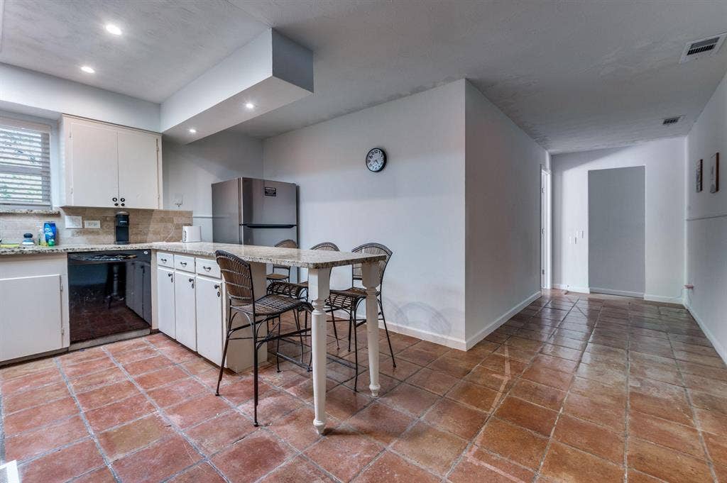 10 BR in Dallas
