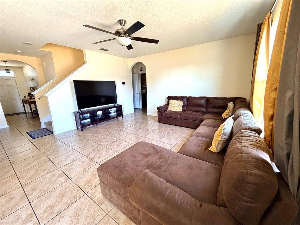 5 BR in Lakeland