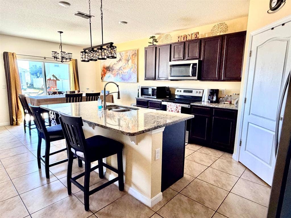 5 BR in Lakeland
