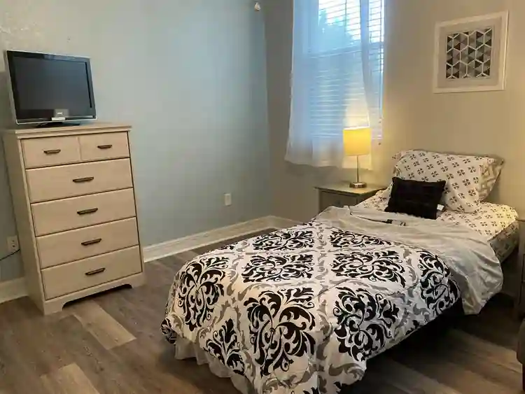 5 BR in Lehigh Acres