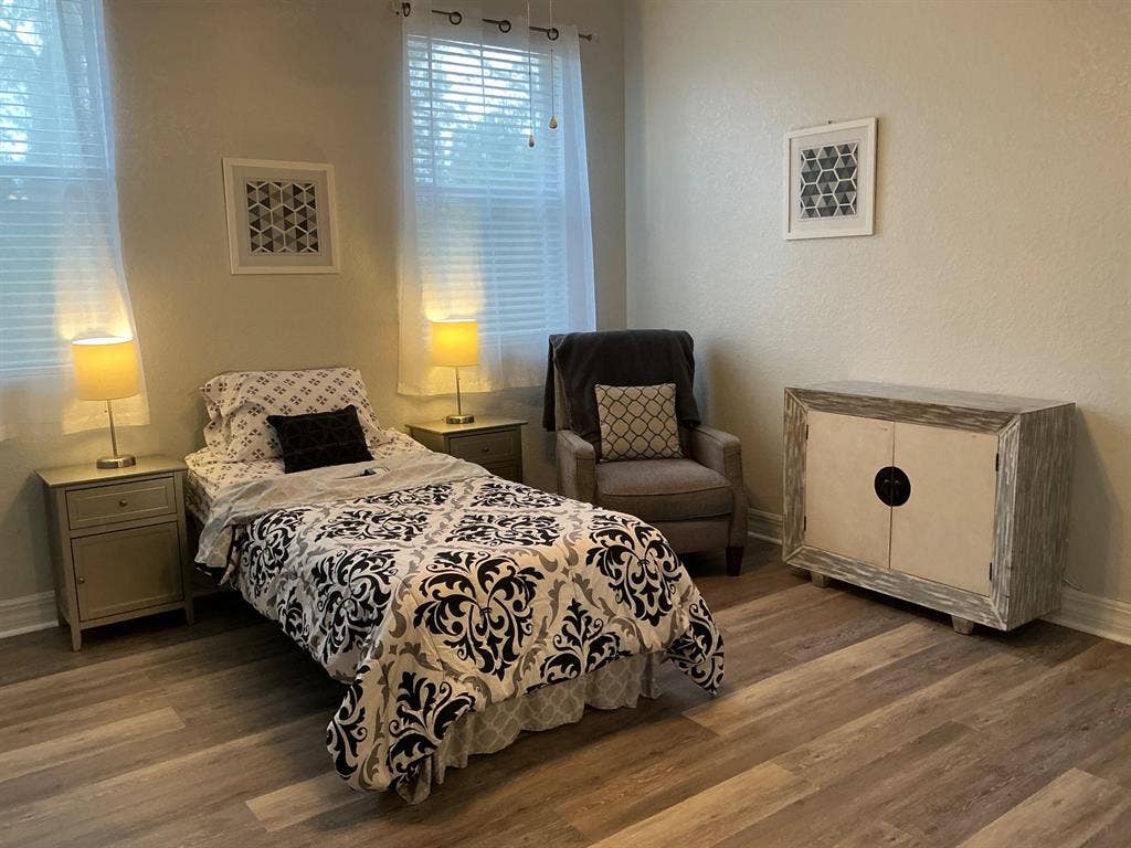 5 BR in Lehigh Acres