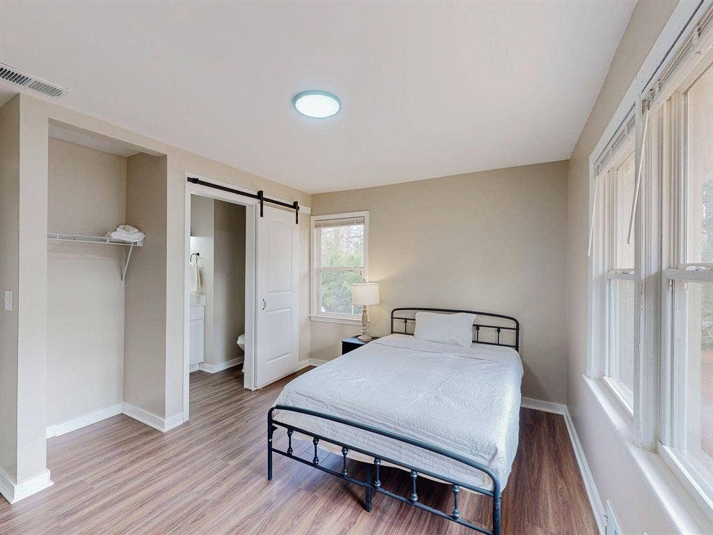 7 BR in Decatur
