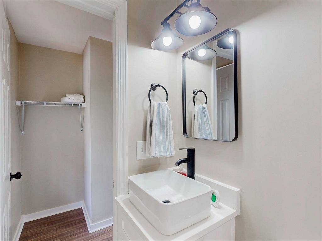 7 BR in Decatur