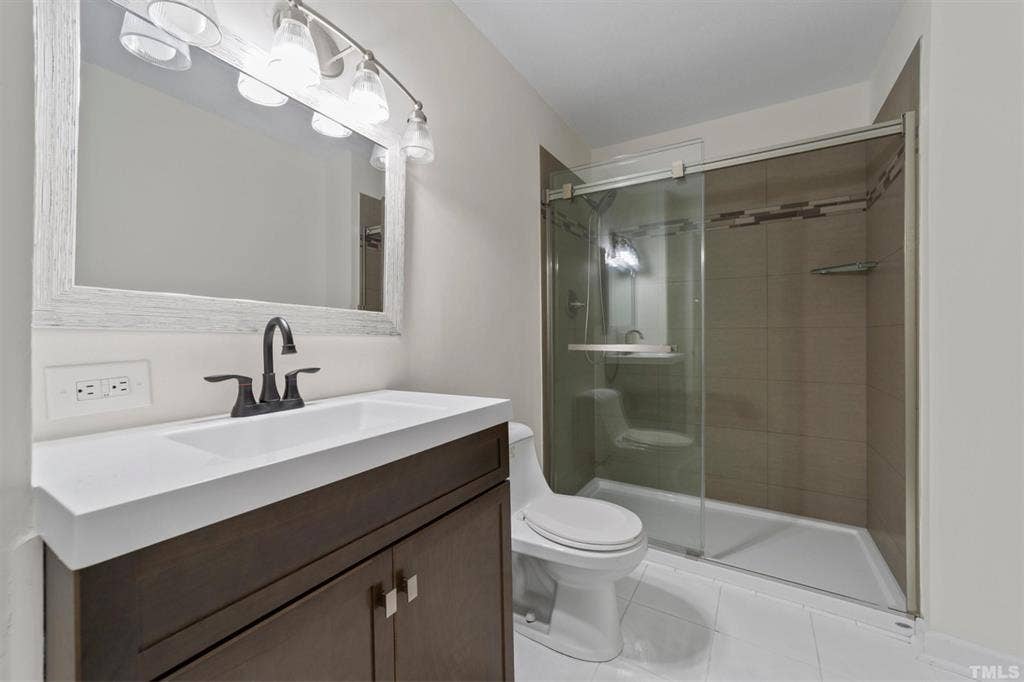 6 BR in Garner