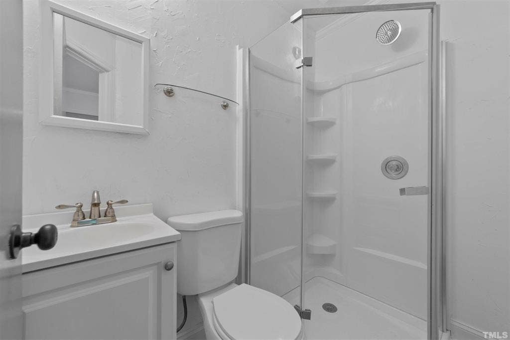 6 BR in Garner