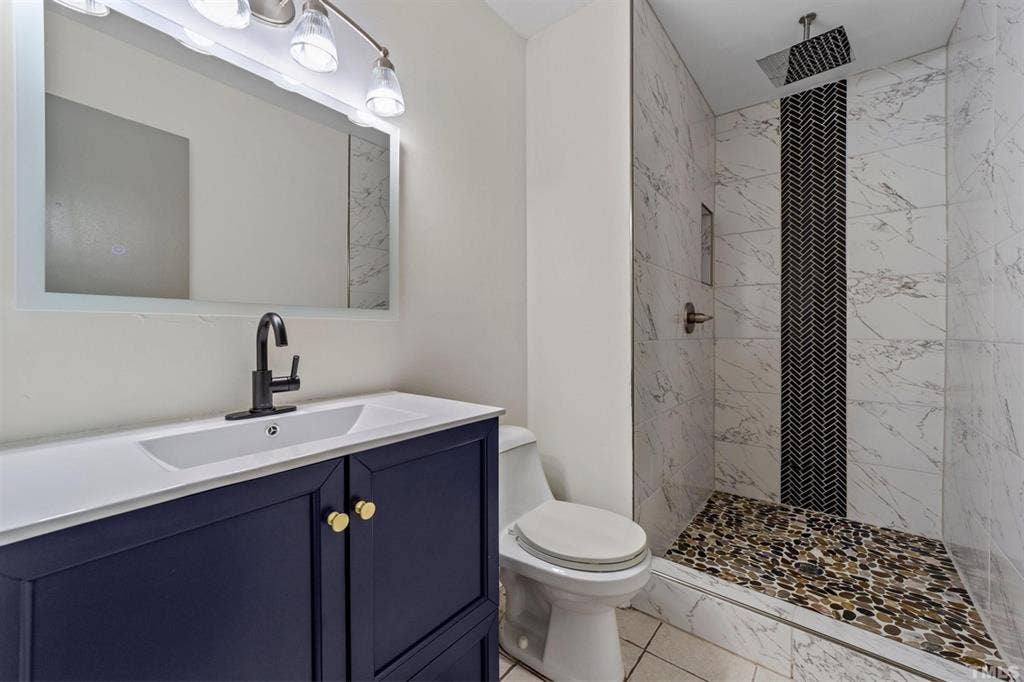 6 BR in Garner
