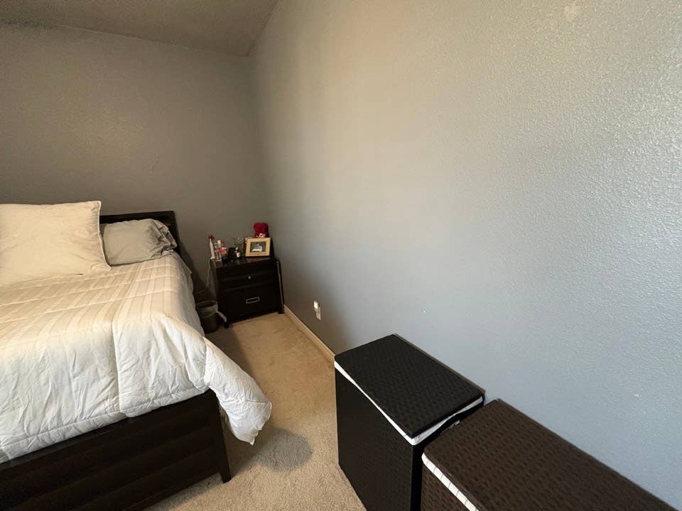 Room for rent with shared bathroomm