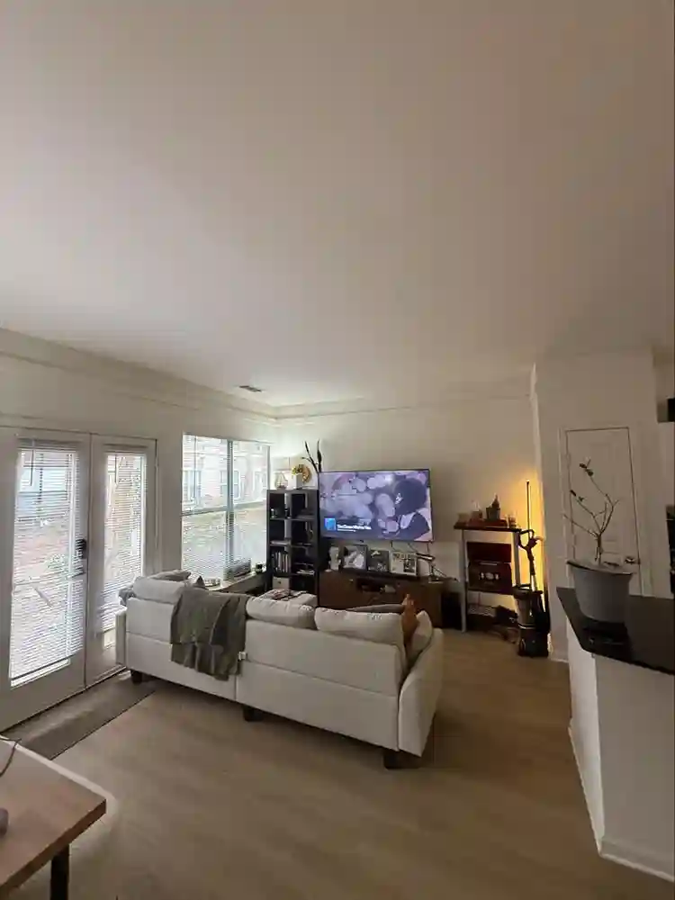 Full Bath/ Walk In Closet Old Town