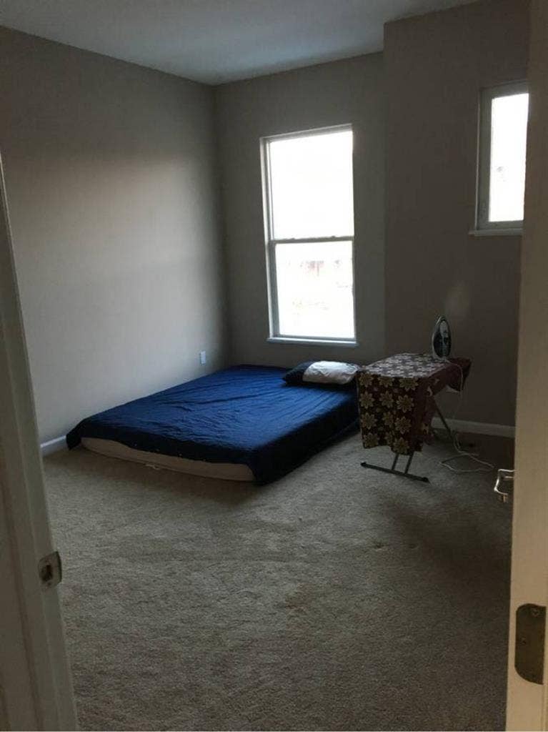 Room available for rent 