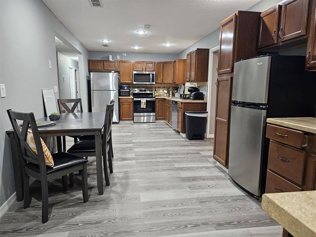 7 BR in Orange Park