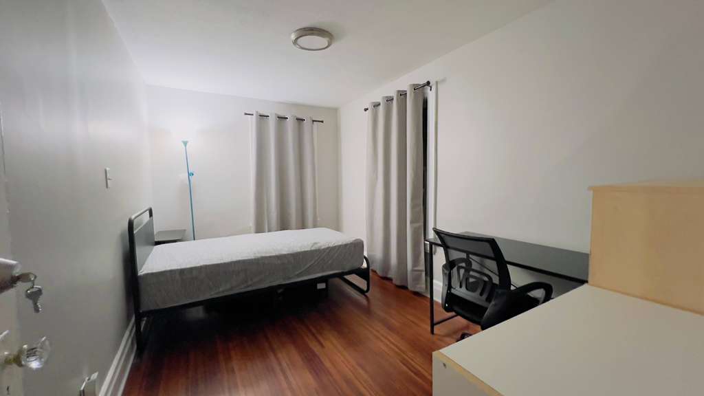Rooms for students, minutes from UR
