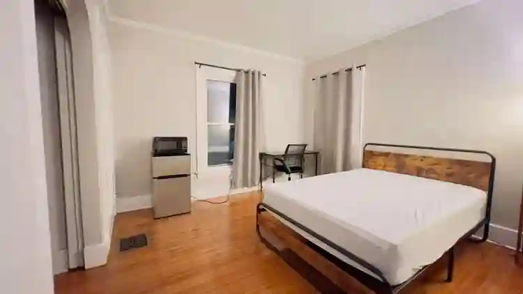 Rooms for students, minutes from UR