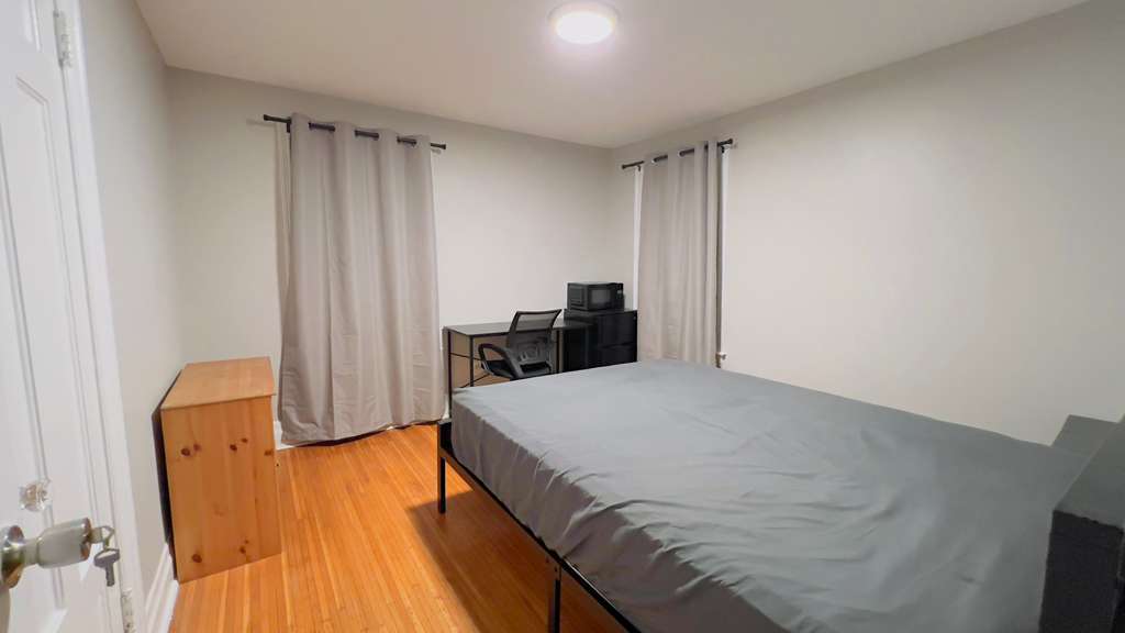Rooms for students, minutes from UR