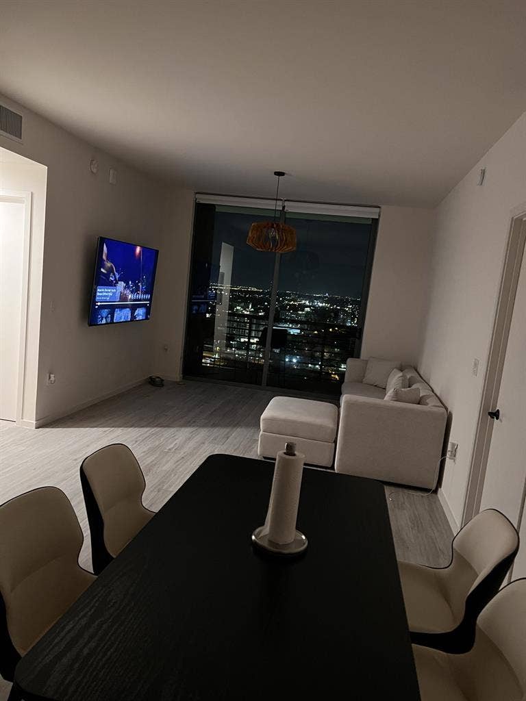 Clean, quiet, and in ❤️ of Miamii