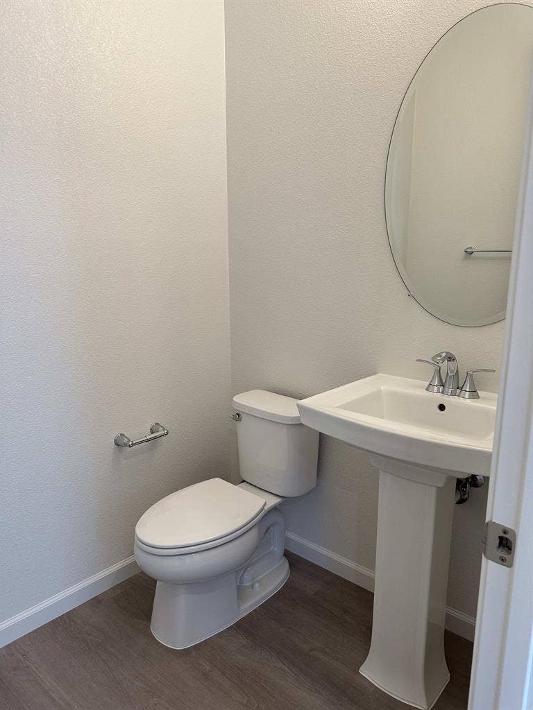 Nr S Hayward BART - Pvt Bed & Bath