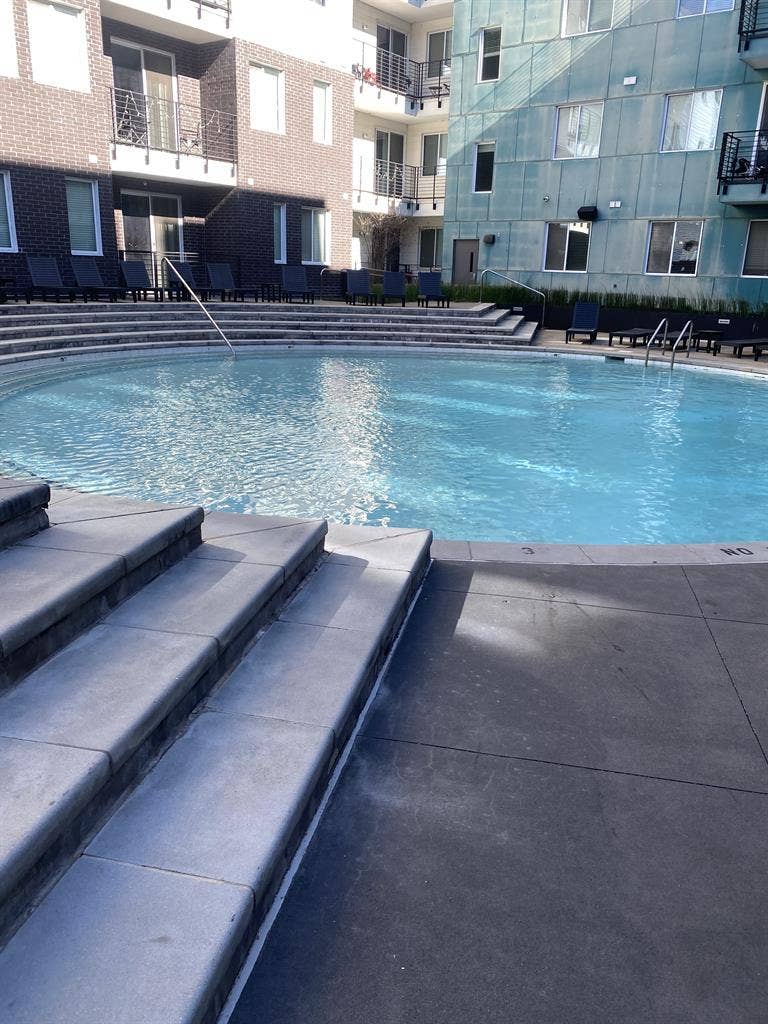 SUBLEASE APARTMENT NEAR UARK