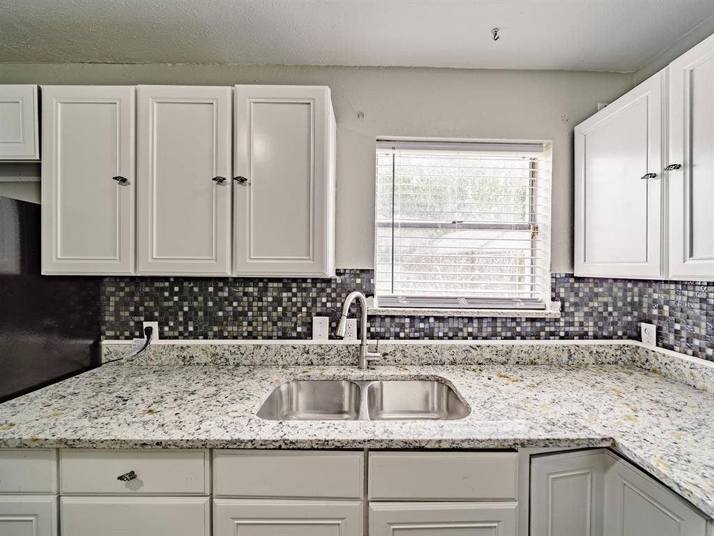 8 BR in Arlington