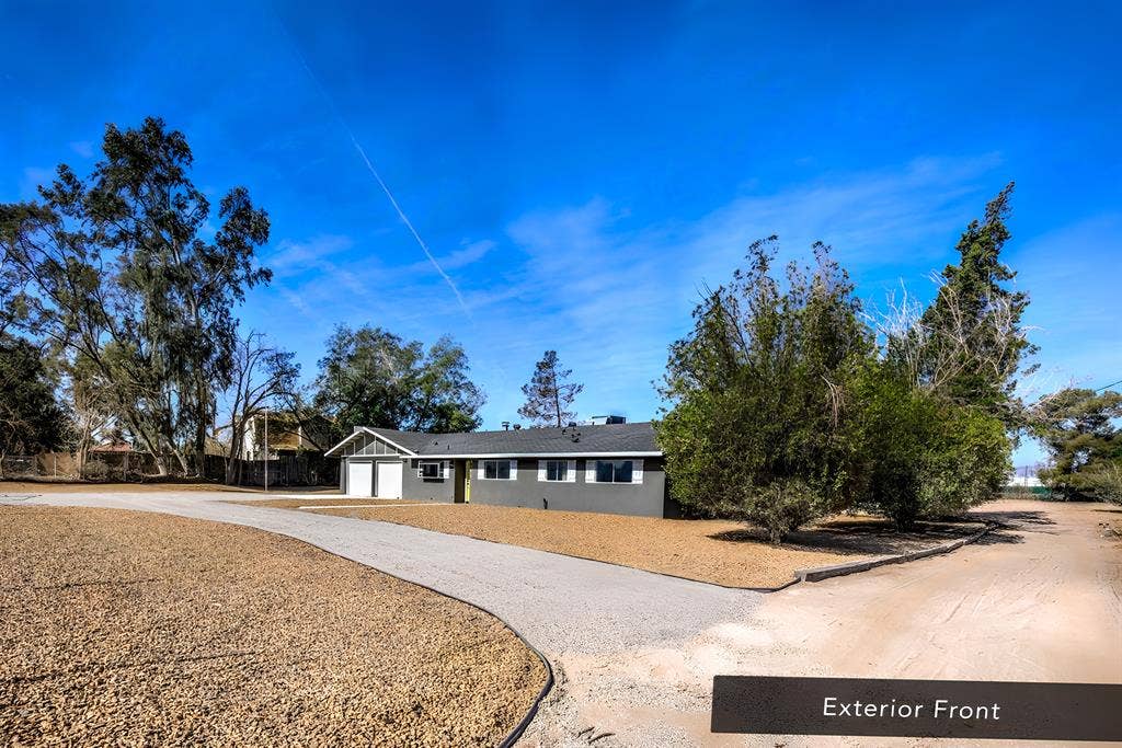 9 BR in Las Vegas