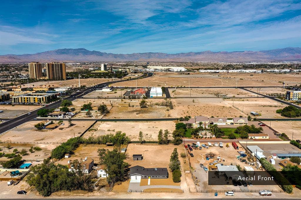 9 BR in Las Vegas