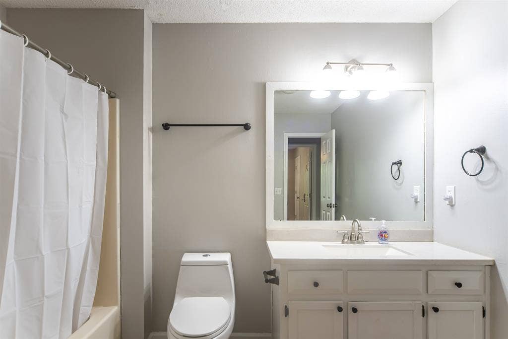 7 BR in Newnan