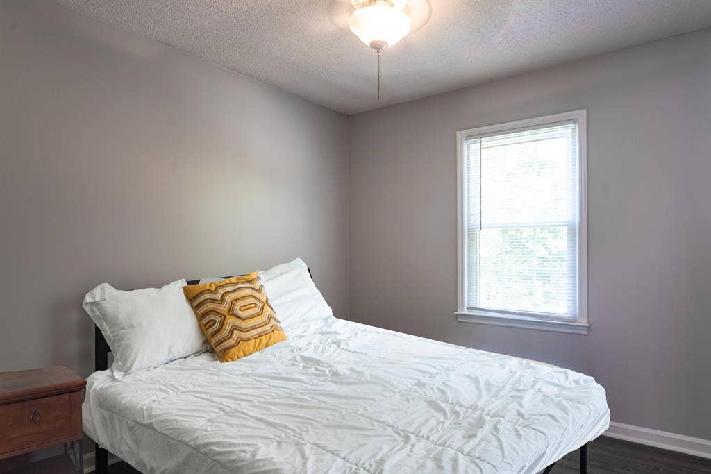 7 BR in Newnan