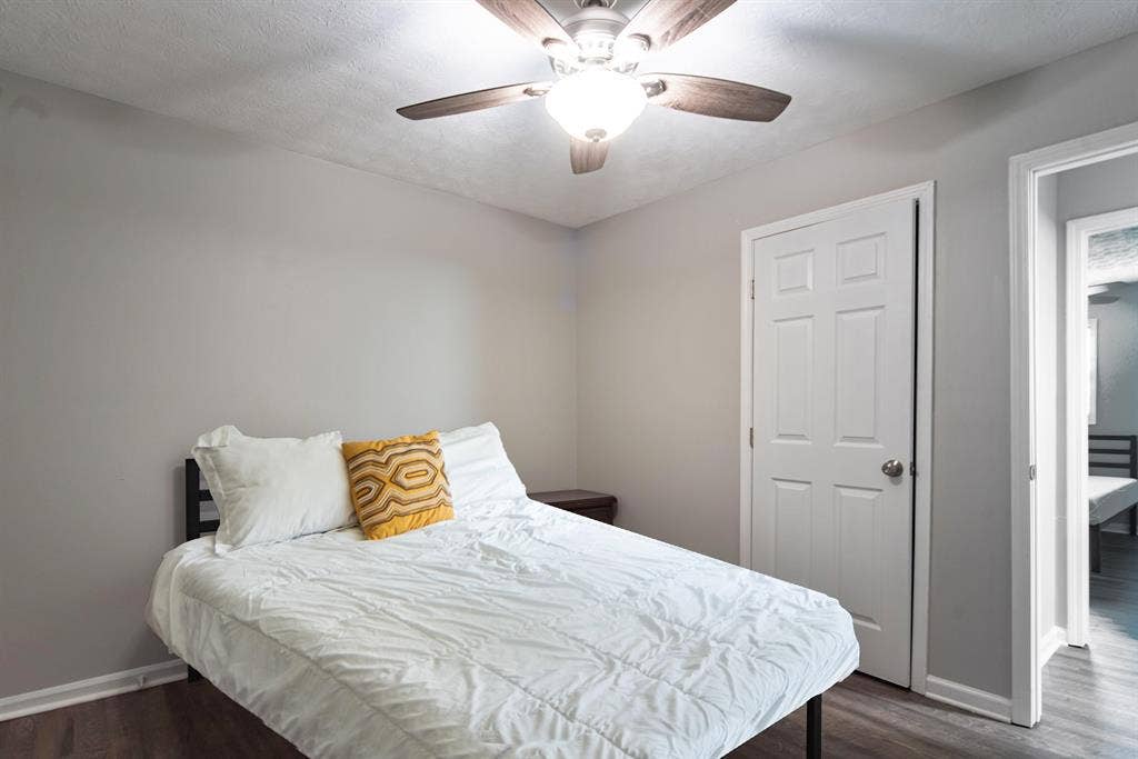 7 BR in Newnan