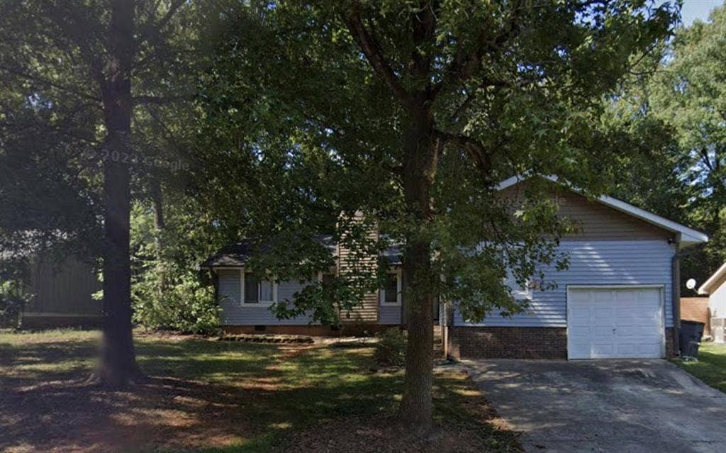 4 BR in Charlotte