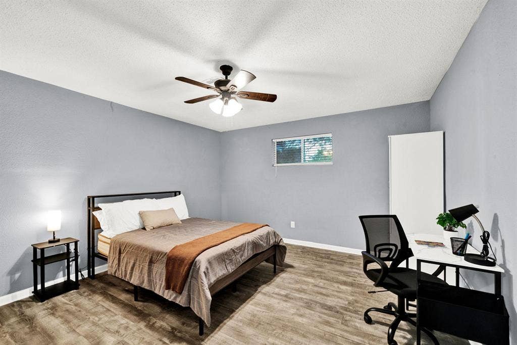 6 BR in Houston